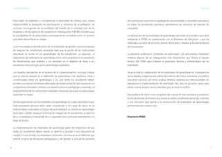 6 7
ESTÁNDARES DE APRENDIZAJE Presentación
Para lograr tal propósito y considerando la diversidad de nuestro país, resulta
imprescindible la búsqueda de participación y consenso de la población, de
acciones convergentes de las entidades del Estado, de la sociedad civil, de las
empresas y de las agencias de cooperación internacional. El IPEBA considera que
la complejidad de tal tarea implica necesariamente concebirla como un proceso
que debe desarrollarse en etapas.
La primera etapa, la identificación de los estándares de gestión, tiene el propósito
de asegurar las condiciones necesarias para que la acción de las instituciones
educativas se centre en los aprendizajes de los estudiantes. La segunda, la
elaboración de estándares de aprendizaje, tiene como propósito la incorporación
de herramientas que orienten a los docentes en el objetivo de llevar a sus
estudiantes hacia el logro de los aprendizajes esperados.
Los desafíos pendientes en el terreno de la implementación curricular indican
que es preciso avanzar en la definición de expectativas más explícitas, claras y
consensuadas sobre los aprendizajes a los que todos los estudiantes deben
acceder, y en buscar estrategias adecuadas de implementación que involucren un
compromiso orientado a brindar una asistencia técnico pedagógica sostenida y el
aseguramiento de las condiciones materiales necesarias para que los aprendizajes
esperados se logren.
Dichas expectativas son los estándares de aprendizaje, los cuales describen lo que
todo estudiante peruano debe saber, comprender y ser capaz de hacer, en las
diversas áreas curriculares, a lo largo de la escolaridad. Se centran en aprendizajes
esenciales y deben asegurar la formación integral de los estudiantes, el ejercicio
de su ciudadanía y el desarrollo de su capacidad para continuar aprendiendo a lo
largo de la vida.
La implementación de estándares de aprendizaje parte del imperativo de que
todos los estudiantes deben ejercer su derecho a acceder a una educación de
calidad. En ese sentido, los estándares pretenden constituirse en el referente que
oriente la toma de decisiones pedagógicas y de gestión, y articule las acciones
del sistema para promover la igualdad de oportunidades y resultados educativos
en todos los estudiantes peruanos, permitiendo así, disminuir las brechas de
inequidad.
La elaboración de los estándares de aprendizaje nacionales es una labor que viene
realizando el Ipeba en coordinación con el Ministerio de Educación y que ha
implicado una serie de acciones previas destinadas a diseñar la fundamentación
de la propuesta.
La presente publicación Estándares de aprendizaje: ¿De qué estamos hablando?
sintetiza algunas de las indagaciones más importantes que hiciera el equipo
técnico del IPEBA para elaborar la propuesta técnica y metodológica de los
estándares.
	
Situar el diseño y elaboración de los estándares de aprendizaje en la perspectiva
de los ideales y objetivos educativos del milenio, del marco normativo y la política
educativa nacional, así como analizar diversas experiencias internacionales en
elaboración e implementación de estándares han sido los primeros pasos para
armar nuestra propia ruta en esta tarea que se inicia en el Perú.
Esta publicación tiene como propósito dar cuenta de este necesario y sustantivo
punto de partida, de manera que suscite el análisis, la reflexión personal y colectiva
y una discusión que aporte a la construcción de estándares de aprendizajes
pertinentes para nuestro país.
Directorio IPEBA
 