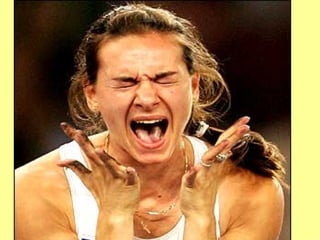 Està exposat constantment a un ritme de vida estressant (viatges, concentracions, canvis d’horaris...), a la pressió d’haver-se de guanyar un lloc en l’equip, a rendir al màxim en els partits, a la incertesa del resultat, a la tensió abans, durant, i després del partit, als resultats adversos de l’equip o males actuacions personals, a l’avaluació de l’entrenador i dels directius, a l’avaluació del públic i dels mitjans de comunicació i fins i tot dels propis companys, a les lesions esportives... suposa un gran desgast psicològic 