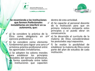c) Aceptando sus propias limitaciones y comprendiendo las limitaciones de aquellos con los que se relaciona.