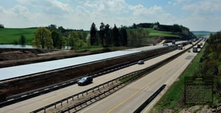 6 0 6 06 0
Le groupement constructeur mené par Eurovia
a franchi une étape importante en rendant à la
circulation la première des trois sections du projet
PPP. 29 000 m3
de béton ont été mis en œuvre
pour terminer ce tronçon de 3,3 km, incluant trois
ouvragesdegénieciviletuneairederetournement
pour les véhicules de maintenance. La rénovation
du deuxième tronçon de 19 km, réalisée dans le
cadre de l’élargissement à deux fois trois voies
de l’A9, entre les échangeurs de Dittersdorf et de
Schleiz, devrait prendre fin cette année.
A9 de Berlin à Munich
ALLEMAGNE
 