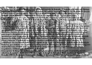 As mulheres e as crianças dividiam com os homens os postos de trabalho. O trabalho e as horas não tinham
diferenciação, mas crianças e mulheres ganhavam um salário inferior. Substituía-se o trabalho do homem
pelo dos menores e das mulheres. Prevalecia a lei do mercado onde o empregador ditava as regras e o
trabalho era de 16 horas e a exploração da mão de obra infantil chegou a níveis alarmantes.
O que estava em jogo era o fim da autonomia do trabalho artesanal e a reunião e domesticação dos
trabalhadores na fábrica. A divisão do trabalho defendida por Adam Smith teria a função de destruir o
saber-fazer do artesão, subordinando-o à nova tecnologia da maquinofatura.
O uso do tempo que não fosse de forma útil e produtiva, conforme o imposto na fábrica passou a ser visto
como preguiça e degeneração. Só o trabalho produtivo, fundado na máxima utilização do tempo, dignificava
o homem. Para o sistema fabril, o trabalho produtivo tinha por fim gerar uma riqueza que não deveria ser
apropriada pelo trabalhador. E apesar do trabalhador ser livre e de a máquina ser anunciada como a que
libertaria o homem do esforço físico, as máquinas serviram tanto para o aumento da produtividade como
para impor a disciplina do tempo e do trabalho, com o objetivo de controlar as formas de resistência
operárias por meio de ameaça ao desemprego. A primeira norma a regular o contrato de trabalho somente
apareceu no Código Civil Francês de 1804 e ainda colocava o trabalho no mesmo patamar da locação de
coisas e animais. O patronato impunha as condições contratuais e os obreiros apenas aderiam. A
contratação era considerada individual. O espírito da época era o do liberalismo individualista da Revolução
Francesa, que acabara com os privilégios patrimoniais da Monarquia e do Clero. Os revolucionários burgueses
embora tivessem recebido apoio dos trabalhadores, chamados proletários, impediam que os mesmos
negociassem coletivamente as condições de trabalho.
Com o passar do tempo as condições do trabalho humano foram melhorando, fato comprovado pela não
admissão de menores de 10 anos (1800), redução do tempo de trabalho (1802), medidas de higiene no
trabalho (1800), Declaração Universal dos Direitos do Homem (1948) entre outras mudanças fantásticas.
 