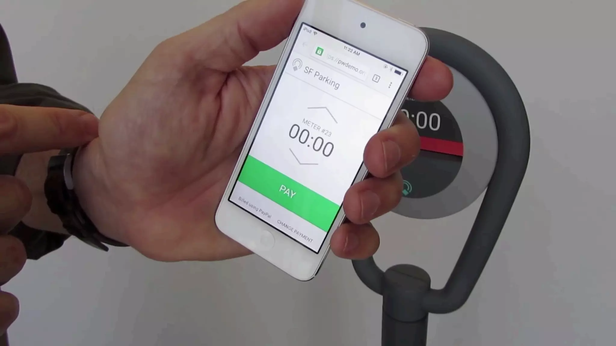 i. Tune the brain’s broadcast range 
Tune the range to aid discoverability and clarify the
relationship between the object and the space it inhabits.
 