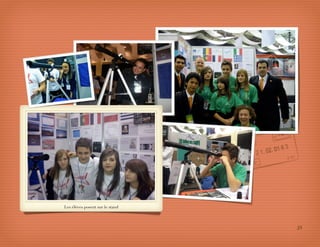 Les élèves posent sur le stand




                                 25
 