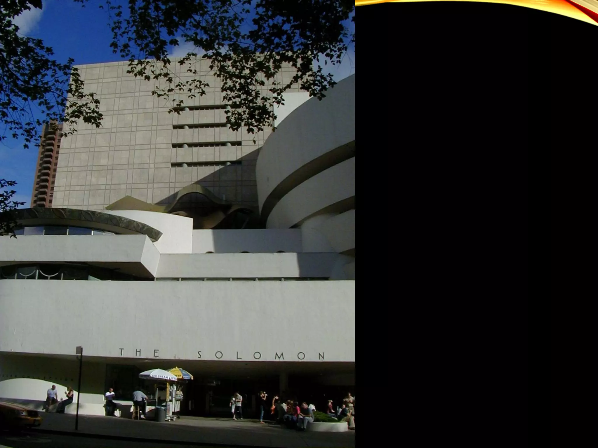 The Guggenheim from
Fifth Avenue with the
Gwathmey-Siegel addition
behind it.
 