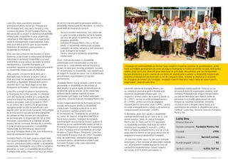 Cartea Antreprenorilor 2014 România | 101Cartea Antreprenorilor 2014 România | 100
Laila Onu este unul dintre pionierii
antreprenoriatului social din Timişoara şi
din întreaga ţară, cea care a fondat şi care
conduce de peste 18 ani Fundaţia Pentru Voi.
Recunoscută ca expert în domeniul dizabilităţii
intelectuale, preşedinte al unor organizaţii
naţionale şi internaţionale, cu o experienţă
vastă în management organizaţional, Laila
este unul dintre actorii care au pus bazele
sistemului de asistare a persoanelor cu
dizabilităţi din România.
Este cea care a deschis noi drumuri în acest
domeniu: a participat la elaborarea Strategiei
Naţionale în domeniul dizabilităţii și a Legii
448/2006, a avut acţiuni de lobby la nivelul
Parlamentului, Comisiei Europene şi a
prezentat rapoarte privind situaţia persoanelor
cu dizabilităţi intelectuale din România.
„Noi, practic, am pornit de la zero, pe o
legislaţie care nu exista, şi atunci cumva
întâi am creat noi modelele şi după aceea am
modificat şi legislaţia. Standardele pentru
centrele de zi s-au făcut după ce noi deja
începusem activitatea”, explică Laila Onu.
Laila Onu a reuşit să asigure funcţionarea
şi finanţarea serviciilor sociale, în condiţiile
unei ţări lipsite de tradiţie şi cu prejudecăţi
puternice împotriva integrării în societate a
acestor persoane. Laila a început în 1997
cu un centru de zi pentru 25 de persoane,
ajungând astăzi la 200 de beneficiari care
depind zilnic de serviciile Fundaţiei. Dificultăţile
de a crea servicii sociale la înalte standarde
de calitate au fost învinse prin dezvoltarea
de parteneriate cu organizaţii din UE şi SUA.
Pasiunea, capacitatea de a înţelege nevoile
acestui sector, viziunea, dorinţa de a schimba
în bine situaţia persoanelor cu dizabilităţi
intelectuale din România au determinat
succesul Fundaţiei Pentru Voi, prin misiunea şi
puterea exemplului liderului său.
Fundaţia Pentru Voi este singura organizaţie
non-guvernamentală din Timişoara care oferă
servicii comunitare pentru adulţii cu dizabilităţi
intelectuale. Înfiinţată în anul 1996 la iniţiativa
părinţilor cu copii cu dizabilităţi de dezvoltare,
Fundaţia este astăzi singurul furnizor acreditat
de servicii sociale pentru persoane adulte cu
dizabilităţi intelectuale din România, ce oferă o
gamă atât de diversă de servicii:
•• 	Servicii sociale comunitare: trei centre de
zi, şase locuinţe protejate, serviciu respite,
serviciu de sprijin la domiciliu, serviciu de
angajare sprijinită
•• 	Unitatea Protejată Pentru Voi cu 40 de
adulţi cu dizabilităţi intelectuale angajaţi
•• 	Campanii de lobby, advocacy, self-advocacy
şi de strângere de fonduri
•• 	Centru resursă în domeniul dizabilităţii
intelectuale
Zilnic, 150 de persoane cu dizabilităţi
intelectuale sunt transportate la cele trei
centre de zi, unde beneficiază de îngrijire şi
terapii. În cele şase locuinţe protejate, locuiesc
27 de persoane cu dizabilităţi, care beneficiază
de suport în funcţie de nevoi, cei cu dizabilitate
severă având supraveghere şi îngrijire
permanentă.
„Fundaţia Pentru Voi îşi doreşte o lume în care
persoanele cu dizabilităţi de dezvoltare să
aibă drepturi şi şanse egale, să beneficieze de
sprijinul de care au nevoie, să fie respectate,
având la bază credinţa noastră că toate
persoanele sunt egale şi ar trebui valorizate.”
Laila Onu, Director Executiv Fundaţia Pentru Voi
Scopul organizaţiei este să furnizeze servicii
sociale persoanelor adulte cu dizabilităţi
intelectuale. Fundaţia a plecat de la zero,
iar în prezent capitalul propriu este
4,34 milioane lei. Finanţarea se sprijină pe
un cumul de resurse: programul MATRA al
Guvernului olandez, finanţare europeană,
autofinanţare, accesarea de fonduri publice în
domeniul social, parteneriatul public-privat cu
Primăria Timişoara şi campanii de fundraising.
În plus, Fundaţia are un parteneriat de lungă
durată cu Clubul Rotary Timişoara, Laila Onu
fiind membră acestui club din 1997. Fundaţia
este, de asemenea, membră a organizaţiei
europene pentru dizabilitatea intelectuală,
Inclusion Europe, unde Laila reprezintă
România din 1992.
„Strategia de sustenabilitate pe termen lung constă în creşterea nivelului de autofinanţare, astfel
încât activităţile generatoare de venit să asigure finanţarea furnizării serviciilor sociale. Vom putea
realiza acest lucru prin diversificarea obiectului de activitate, dezvoltarea unei noi întreprinderi
sociale productive şi prin crearea de noi locuri de muncă pentru adulţii cu dizabilităţi intelectuale.
Unitatea protejată are parteneriate cu 40 de companii-client. Acestea se implică şi în acţiunile
de strângere de fonduri ale Fundaţiei, strategia noastră fiind de a crea o reţea de suport pentru
organizaţie”, explică Laila Onu.
Serviciile oferite de Fundaţia Pentru Voi
au constituit premiere pentru România în
domeniul dizabilităţii intelectuale (DI),
respectiv: primul centru de zi pentru adulţi cu
DI (1997), prima locuinţă protejată pentru
DI (1999), primul serviciu de angajare
asistată pentru persoane cu DI (1999), prima
locuinţă protejată pentru adulţi cu DI severe şi
comportament provocator (2009).
În România, doar 267 adulţi cu dizabilităţi
mentale beneficiază de un centru de zi, 150
dintre aceştia (56%) în cadrul Fundaţiei
Pentru Voi. În Timiş sunt 4.772 persoane
cu dizabilităţi mentale, însă doar 62 dintre
acestea sunt angajate în muncă (1,29%):
40 în unitatea protejată Pentru Voi, iar 14 pe
piaţa liberă a muncii cu sprijinul serviciului de
angajare în muncă sprijinită al Fundaţiei.
„În cele mai multe cazuri nu am avut exemple
anterioare, a fost necesar să dezvoltăm metode
noi, să propunem modele legislative care să
conducă la implementarea viziunii noastre.
Nu numai că 87% dintre persoanele cu
dizabilitate intelectuală din Timiş au un loc
de muncă datorită organizaţiei noastre, însă
Unitatea Protejată este singura întreprindere
socială din România care implică astfel de
persoane în activităţi generatoare de venit.
Aceştia au rezultate excelente, dovedind
că munca este o terapie foarte bună, prin
sentimentul de utilitate şi răsplătire pe care-l
conferă.” Laila Onu, Director Executiv Fundaţia
Pentru Voi
Laila Onu
Director Executiv
Numele companiei
Fondată
Industrie
Număr angajați (2013)
Venituri (2013)
Fundaţia Pentru Voi
1996
Servicii sociale
92
4.056.767 lei
 