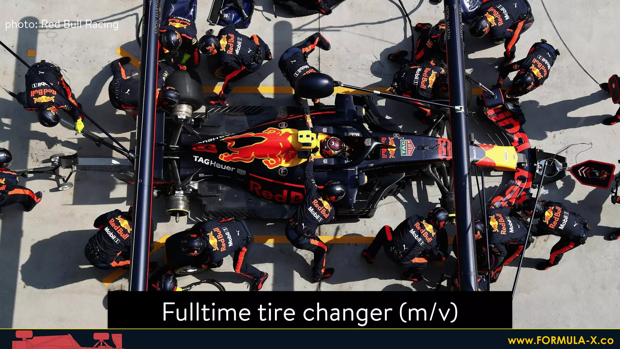 Fulltime tire changer (m/v)
photo: Red Bull Racing
www.FORMULA-X.co
 
