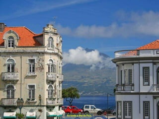 Ao fundo a Ilha do Pico.