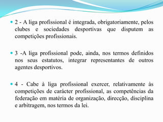  Direitos e Deveres fundamentais – Estão previstos na CRP como o direito à vida, à integridade
pessoal, à identidade pessoal e ao desenvolvimento da personalidade, à cidadania, ao bom nome e
reputação, à imagem, à palavra, à reserva da intimidade da vida privada e familiar, à protecção
contra a discriminação, à liberdade e segurança, à inviolabilidade do domicílio e da
correspondência, à liberdade de expressão e de informação, à liberdade de consciência, de religião
e de culto, à liberdade de criação cultural, de aprender e de ensinar, à deslocação e emigração, à
reunião e manifestação, associação e acesso à função pública. Descrevem-se abaixo os
artigos conforme CRP :

TÍTULO II
Direitos, liberdades e garantias
CAPÍTULO I
Direitos, liberdades e garantias pessoais
Artigo 24.º
(Direito à vida)
1. A vida humana é inviolável.
2. Em caso algum haverá pena de morte.

Artigo 25.º
(Direito à integridade pessoal)
1. A integridade moral e física das pessoas é inviolável.
2. Ninguém pode ser submetido a tortura, nem a tratos ou penas cruéis, degradantes ou desumanos.
Artigo 26.º
(Outros direitos pessoais)
1. A todos são reconhecidos os direitos à identidade pessoal, ao desenvolvimento da personalidade, à capacidade
civil, à cidadania, ao bom nome e reputação, à imagem, à palavra, à reserva da intimidade da vida privada e familiar
e à protecção legal contra quaisquer formas de discriminação.
2. A lei estabelecerá garantias efectivas contra a obtenção e utilização abusivas, ou contrárias à dignidade humana,
de informações relativas às pessoas e famílias.
3. A lei garantirá a dignidade pessoal e a identidade genética do ser humano, nomeadamente na criação,
desenvolvimento e utilização das tecnologias e na experimentação científica.
4. A privação da cidadania e as restrições à capacidade civil só podem efectuar-se nos casos e termos previstos na
lei, não podendo ter como fundamento motivos políticos.
Artigo 27.º
(Direito à liberdade e à segurança)
1. Todos têm direito à liberdade e à segurança.

Introdução ao Estudo do Direito

14

 