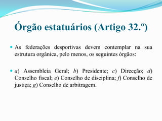 no mais curto prazo compatível com as garantias de defesa.
3. O arguido tem direito a escolher defensor e a ser por ele assistido em todos os actos do processo, especificando a
lei os casos e as fases em que a assistência por advogado é obrigatória.
4. Toda a instrução é da competência de um juiz, o qual pode, nos termos da lei, delegar noutras entidades a prática
dos actos instrutórios que se não prendam directamente com os direitos fundamentais.
5. O processo criminal tem estrutura acusatória, estando a audiência de julgamento e os actos instrutórios que a lei
determinar subordinados ao princípio do contraditório.
6. A lei define os casos em que, assegurados os direitos de defesa, pode ser dispensada a presença do arguido ou
acusado em actos processuais, incluindo a audiência de julgamento.
7. O ofendido tem o direito de intervir no processo, nos termos da lei.
8. São nulas todas as provas obtidas mediante tortura, coacção, ofensa da integridade física ou moral da pessoa,
abusiva intromissão na vida privada, no domicílio, na correspondência ou nas telecomunicações.
9. Nenhuma causa pode ser subtraída ao tribunal cuja competência esteja fixada em lei anterior.
10. Nos processos de contra-ordenação, bem como em quaisquer processos sancionatórios, são assegurados ao
arguido os direitos de audiência e defesa.
Artigo 33.º
(Expulsão, extradição e direito de asilo)
1. Não é admitida a expulsão de cidadãos portugueses do território nacional.
2. A expulsão de quem tenha entrado ou permaneça regularmente no território nacional, de quem tenha obtido
autorização de residência, ou de quem tenha apresentado pedido de asilo não recusado só pode ser determinada
por autoridade judicial, assegurando a lei formas expeditas de decisão.
3. A extradição de cidadãos portugueses do território nacional só é admitida, em condições de reciprocidade
estabelecidas em convenção internacional, nos casos de terrorismo e de criminalidade internacional organizada, e
desde que a ordem jurídica do Estado requisitante consagre garantias de um processo justo e equitativo.
4. Só é admitida a extradição por crimes a que corresponda, segundo o direito do Estado requisitante, pena ou
medida de segurança privativa ou restritiva da liberdade com carácter perpétuo ou de duração indefinida, se, nesse
domínio, o Estado requisitante for parte de convenção internacional a que Portugal esteja vinculado e oferecer
garantias de que tal pena ou medida de segurança não será aplicada ou executada.
5. O disposto nos números anteriores não prejudica a aplicação das normas de cooperação judiciária penal
estabelecidas no âmbito da União Europeia.
6. Não é admitida a extradição, nem a entrega a qualquer título, por motivos políticos ou por crimes a que
corresponda, segundo o direito do Estado requisitante, pena de morte ou outra de que resulte lesão irreversível da
integridade física.
7. A extradição só pode ser determinada por autoridade judicial.
8. É garantido o direito de asilo aos estrangeiros e aos apátridas perseguidos ou gravemente ameaçados de
perseguição, em consequência da sua actividade em favor da democracia, da libertação social e nacional, da paz

Introdução ao Estudo do Direito

17

 