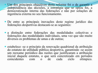 São Tomás de Aquino veio acrescentar às três leis anteriores mais uma Lei :
Lei Divina – A Lei que Deus ditou.
Acrescentou que o Homem é livre de fazer o que quiser, ou seja, tem o livre-arbítrio.
Com o Renascimento, o Homem tornou-se o Centro do Mundo, é um optimista, tem tudo pela frente. Deus
não existe, existe sim um Racionalismo Ateu baseado na Lei Natural racional. E o que era racional ? « Faz o
Bem e não o Mal ».
Qual a razão do Bem ? É a razão do Estado, segundo Maquiavel.
Com o surgimento do Direito Positivo, através do Estado, surgem normas jurídicas com uma formulação,
com
Estrutura e natureza culturalmente construídas.
De acordo com Aristóteles, o Homem é um « Animal Social », não vive de forma isolada, mas sim em
convivência com outros homens, e portanto estabelecer-se regras de conduta é uma forma de garantir a
segurança entre os homens e tornar previsível as suas acções, e isto, é uma segurança para a sociedade, a
previsibilidade.
Contudo, a existência de Normas não garante a sua execução, e por isso se criaram meios a que nos
permitem recorrer por forma a ver cumpridas as normas em causa, e ver tutelados os seus Direitos e
interesses, através dos Tribunais, Forças policiais, ou militares.
Quando falamos de Normas de Conduta, estas podem ser várias, como as Morais, as Religiosas, as
convencionadas socialmente, as de Clubes, Associações, ou até entre criminosos. Aqui o que procuramos
indicar e esclarecer são as Normas Jurídicas que regulam as sociedades modernas.
As Normas Jurídicas distinguem-se das outras Normas pelo seu carácter coercivo, por exemplo, se alguém
não paga as suas dívidas a outrem, pode ver os seus bens penhorados, assim como se alguém mata outro é
punido com pena de prisão.
Assim as Normas Jurídicas asseguram a protecção do Direito, pela sua coação exercida sobre os homens.
Podemos concluir que dentro de um grupo social organizado podemos encontrar uma Ordem, Regras e
Sanções em caso de violação, definindo assim três tipos de Poder : o Poder Normativo (Regras), O Poder
Decisório (Quem decide), e o Poder Sancionário (A punição).
É certo que muito do que fazemos na nossa sociedade não se rege por leis escritas, seguindo consoante as
circunstâncias uma ordem religiosa, ou de cortesia, ou até mesmo moral, devido à educação que nos
passaram e nos condiciona no meio onde estamos inseridos. Estas não se referem a Ordens Jurídicas, mas sim
a outras, que importa distinguir :
Ordem Religiosa.
Ordem Social.
Ordem de Trato Social.
Ordem Moral.

Introdução ao Estudo do Direito

5

 