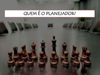 Internet Brasileira90% de penetração na classe AB78 MM de Brasileiros conectadosPrevisão para 2013: 113 MM usuários8º pais que mais acessa a web no mundoPrincipal fonte de informação da classe AAA61% dos jovens assistem TV com Internet ligada220 MM de celulares ativos30 MM de Smartphones31 Bilhões de buscas no Google por mês23 MM de e-consumidores. 53% Classe CTiket-medio: R$ 370,0035% da população brasileira (70MM) consulta a web antes de uma compra 