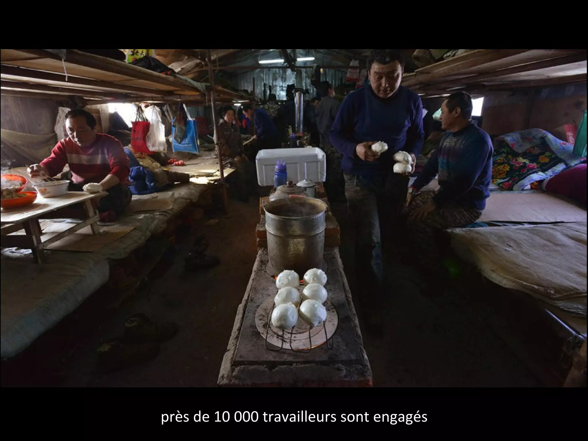 près de 10 000 travailleurs sont engagés