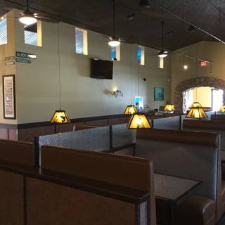 Fh main dining room center booth area &amp; main entry 4 21-16