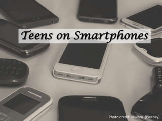 Teens on Smartphones
Photo credit: saulhm (Pixabay)
 