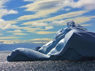 Floating mountains of ice