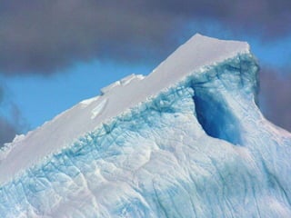 Floating mountains of ice