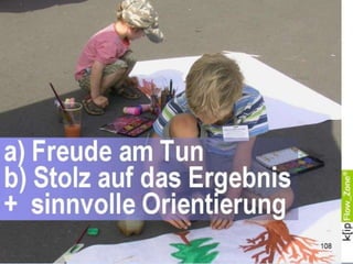 Achtsamkeits-Fokus
– oder vom Nicht-Zahnschmerz
Was bedeutet für mich die
gegenwärtige Lage?
Nehme ich den aktuellen
Moment bewusst wahr?
Was ist jetzt genau?
Was geht in diesem
Moment in mir vor?
Was spüre ich von
und in meinem Körper?
Welche Bilder tauchen auf,
wenn ich meine Augen
schließe? Was gibt es,
was ich nicht sehe, aber gern
sehen möchte? Wie fühlt es sich
an, wenn ich mich freue?
Achtsamkeits-Fokus
– oder vom Nicht-Zahnschmerz
Was bedeutet für mich die
gegenwärtige Lage?
Nehme ich den aktuellen
Moment bewusst wahr?
Was ist jetzt genau?
Was geht in diesem
Moment in mir vor?
Was spüre ich von
und in meinem Körper?
Welche Bilder tauchen auf,
wenn ich meine Augen
schließe? Was gibt es,
was ich nicht sehe, aber gern
sehen möchte? Wie fühlt es sich
an, wenn ich mich freue?
“Zahnschmerzen
sind ziemlich
unangenehm. Keine
Zahnschmerzen zu
haben ist gewöhnlich
ein neutraler
Gefühlszustand.
Wenn wir jedoch den
Nicht-Zahnschmerz
achtsam
wahrnehmen,
verwandelt er sich in
Frieden und Freude.”
Thich Nhat Hahn
108
 