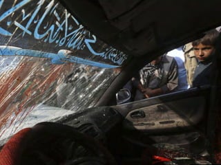 HORIZONTE
A posição do
é fundamental na interpretação da
composição. Alterá-lo muda
completamente o equilíbrio da cena,
podendo até mudar sua mensagem.
 