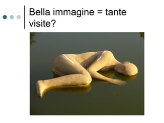 La pubblicità internet è più  visuale  (imagini, video) 