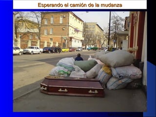 MG Production
Esperando el camión de la mudanzaEsperando el camión de la mudanza
 