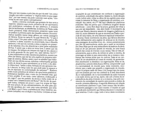 I
..
•
342 A HERMENtUTlCA DO SUJEITO
Mas, por isso mesmo e pelo fato de que ela está em comu-
nicação com todo o universo e /I explora todos os seus segre-
dos, por isso mesmo ela pode controlar suas ações, Hcon-
trolar-se em suas ações e pensamentos.
Enfim, a terceira conclusão que gostaria de tirar seria a
seguinte: estamos aqui muito próximos de um movimento
que poderíamos considerar de tipo platônico. É evidente
que as lembranças, as referências, os termos de Platão estão
muito próximos, estão efetivamente presentes neste texto
do prefácio à primeira parte das Questões naturais. Encontra-
ríamos também textos desse gênero em outras passagens
de Sêneca. Penso na carta 65, na qual Sêneca diz: O que é
nosso corpo? Um peso sobre a alma para o seu suplício. Ele
a oprime, a abate, mantém-na acorrentada, mas a filosofia
apareceu, e eis que ela convida a alma a respirar em presen-
ça da natureza; ela a fez abandonar a terra pelas realidades
divinas. É assim que a alma se torna livre, é assim que ela
se reergue. De tempos em tempos ela foge de seu cárcere e
se recria gozando do céu [pelo céu: caelo reficitur; M.F.F6
E esta reminiscência é tão claramente platônica, mesmo aos
olhos de Sêneca, que ele faz uma espécie de pequena mito-
logia da caverna. Afirma: assim como os artesãos (que traba-
lham em sua oficina escura, nebulosa e esfumaçada) gostam
muito de deixá-la para caminharem ao ar livre, a céu aber-
to (libera luce), assim a alma, fechada em seu aposento tris-
te e obscuro, se lança cada vez que pode para os espaços a
fim de repousar na contemplação da natureza17. Estamos
então muito próximos de temas e de uma forma platônicos.
Poderíamos tam~ém citar o texto do De brevitate vitae, que
é bem antelíor. E um texto, como sabemos, endereçado a
seu sogrO!8, que era prefeito da anona e tinha então de se
ocupar com o abastecimento de Roma!'. Ele lhe diz: de qual-
quer forma, compara um pouco o que é se ocupar do trigo
(de seus preços, de seu armazenamento, de zelar para que
ele não apodreça, etc.) com uma outra atividade, que seria
a de ~bér o que é Deus, a substância de Deus (materia), seu
prazer (voluptas), sua condição e Sua forma. Compara as tuas
r
/
AULA DE 17 DE FEVEREIRD DE 1982 343
ocupações às que consistiriam em conhecer a organização
do universo, a revolução dos astros. Queres tu, tendo deixado
o solo (relieto solo), voltar os olhos de teu espírito para estas
coisas (a natureza de Deus, a organização do universo, a re-
volução dos astros, etc.)? Há aqui referências platônicas
evidentes. Mas me parece que a existência inegável dessas
referências - como lhes disse há pouco, gostaria de voltar a
isso por ser importante - não deve iludir. O movimento da
alma que Sêneca descreve através de imagens platônicas é,
creio eu, muito diferente do que se encontra em Platão e pro-
cede de uma trama, de uma estrutura espiritual inteiramen-
te diversa. Neste movimento da alma, que Sêneca descreve
como efetivamente uma espécie de arrancar-se do mundo,
uma passagem da sombra à luz, etc., vemos primeiramente
que não há reminiscência, ainda que a razão se reconheça
em Deus. Mais que de uma redescoberta da essência da alma,
trata-se de um percurso através do mundo, de uma busca
através das coisas do mundo e suas causas. Não se trata ab-
solutamente, para a alma, de dobrar-se sobre si mesma, de
interrogar-se sobre si para reencontrar em si mesma a lem-
. brança das formas puras que viu outrora. Trata-se ao con-
trário de ver atualmente as coisas do mundo, de apreender-
lhes atualmente os detalhes e as organizações. Trata-se de,
atualmente e através desta busca efetiva, compreender qual
é a racionalidade do mundo para, neste momento, reco-
nhecer que a razão que presidiu a organização do mundo,
e que é a própria razão de Deus, é do mesmo tipo da nossa,
que nos permite por sua vez conhecê-la. É esta descoberta
da co-naturalidade, da co-funcionalidade da razão humana
e da razão divina que se faz, repito, não sob a forma da re-
miniscência da alma mirando-se a si mesma, mas pelo mo-
vimento da curiosidade do espírito percorrendo a ordem do
mundo: primeira diferença. A segunda diferença em relação
ao movimento platônico é que, como vemos, não há abso-
lutamente passagem a um outro mundo. O mundo ao qual
se acede pelo movimento que Sêneca descreve é o mundo no
qual estamos. E todo o jogo, todo o lance deste movimento
~
 