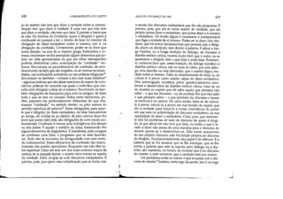 438 A HERMEmUTICA DO SUJEITO
so do mestre não tem que dizer a verdade sobre si mesmo.
Sequer tem que dizer a verdade. E uma vez que não tem
que dizer a verdade, não tem que falar. É preciso e bastaque
se cale. Na história do Ocidente, quem é dirigido e quem ~
conduzido só passará a ter o direito de falar no interior da
obrigação do dizer-verdadeiro sobre si mesmo, isto é, na
obrigação da confissão. Certamente, poder-se-ia dizer que
nesta direção, na arte de si mesmo grega, helenística e ro-
mana, encontram-se (há exemplos) alguns elementos que po-
dem ser dela aproximados ou que um olhar retrospectivo
poderia determinar como antecipação da confissão vin-
doura. Encontram-se procedimentos de confissão, de reco-
nhecimento da falta que são exigidos, ou ao menos recomen-
dados, nas instituições judiciárias ou nas práticas religiosaslO
•
Encontram-se também - voltarei a isto com mais detalhes21
- algumas práticas que são afinal exercícios de exame de cons-
ciência, práticas de consulta nas quais o indivíduo que con-
sulta está obrigado a falar de si mesmo. Encontram-se tam-
bém obrigações de franqueza para com os amigos, de dizer
tudo o que se tem no coração. Todos estes elementos, po-
rém, parecem-me profundamente diferentes do que cha-
mamos 11 confissão no sentido estrito, ou pelo menos no
sentido espiritual da palavra2
'. Estas obrigações, para aque-
le que é dirigido, do dizer-verdadeiro, de falar francamente
ao amigo, de confiar-se ao diretor, de pelo menos dizer-lhe
[em] que ponto [ele] está, são obrigações de certo modo ins-
trumentais. Confessar é clamar pela indulgência dos deuses
ou dos juízes. É ajudar o médico da alma, fornecendo-lhe
alguns elementos de diagnóstico. É manifestar, pela coragem
de confessar uma falta, o progresso que se está fazendo,
etc. Tudo isto se encontra na Antiguidade com este senti-
do instrumental. Estes elementos da confissão são instru-
mentais, não porém operadores. Enquanto tais não têm va-
lor espiritual. Creio ser este um dos mais notáveis traços da
prática de si naquela época: o sujeito deve tomar-se sujeito
de verdade. Deve ocupar-se com discursos verdadeiros. É
preciso, pois, que opere uma subjetivação que se inicia com
,
~
'•..:./
....... ......
AULA DE 3 DE MARÇO DE 1982 439
a escuta dos discursos verdadeiros que lhe sãO propostos. É
preciso, pois, que ele se tome sujeito de verdade, que ele
próprio possa dizer o verdadeiro, que possa dizer a si mesmo
o verdadeiro. De modo algum é necessário e indispensável
que diga a verdade de si mesmo. Poder-se-ia dizer, não obs-
tante, que há textós fundamentais que provam que o dirigi-
do, aluno ou discípulo, tem direito à palavra. E afinal a lon-
ga história, ou a longa tradição do diálogo, de Sócrates à
diatribe estóico-cínica, mostra muito bem que o outro, ou se
quisermos o dirigido, tem o que falar e pode falar. Entretan-
to, notemos bem que, nesta tradição, do diálogo socrático à
diatribe estóico-cínica, não se trata de obter, por este diálo-
go, esta diatribe ou esta discussão, que o sujeito diga a ver-
dade sobre si mesmo. Trata-se simplesmente de testá-lo, de
colocá-lo à prova como sujeito capaz do dizer-verdadeiro.
Pela interrogação socrática, pelos questionamentos inso-
lentes e desenvoltos da diatribe estóico-cínica, trata-se ou
de mostrar ao sujeito que ele sabe aquilo que pensava não
saber - o que faz Sócrates - ou de mostrar-lhe que não sabe
o que .pensava saber - o que também faz Sócrates e fazem
os estóicos e os cínicos. De certo modo, trata-se de colocá-
lo à prova, colocá-lo à prova em sua função de sujeito que
diz a verdade, para forçá-lo a tomar consciência do ponto
em que está na subjetivação do discurso verdadeiro, na sua
capacidade de dizer o verdadeiro. Creio, pois, que realmen-
te não há problema do lado do discurso de quem é dirigi-
do, já que afinal ele não tem que falar, ou então o que é le-
vado a dizer não passa de uma maneira para o discurso do
mestre apoiar-se e desenvolver-se. Não existe autonomia
do seu próprio discurso, não há função própria ao discurso
do dirigido. Fundamentalmente, seu papel é de silêncio. E a
palavra que se lhe arranca; que se lhe extorque, que se lhe
extrai, a palavra que nele se suscita, pelo diálogo ou a dia-
tribe, são maneiras, no fundo, de mostrar que é no discurso
do mestre, e nele somente, que a verdade está por inteiro.
Um problema então se coloca: o que se passa com o dis-
curso do mestre? Existiria, neste jogo da ascese, isto é, no jogo
----!
 