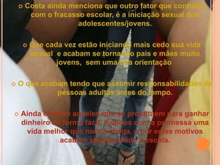 Envolvimentos positivosA família, por sua vez, é responsável pela aprendizagem da criança, já que os pais são os primeiros ensinantes e as “atitudes destes frente às emergências de autoria do aprendente, se repetidas constantemente, irão determinar a modalidade de aprendizagem dos filhos”(FERNÁNDEZ, 2001 citado por MEIRA, 2008). 