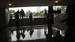  Shanghai - The Fragile Megacity