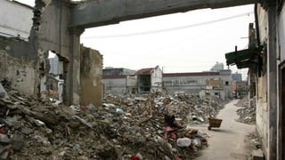  Shanghai - The Fragile Megacity