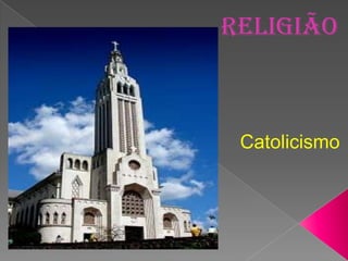 EspanhaCapital de FrançaParis Área de superfície (Valores aproximados)França- 607 000 km2Portugal- 92 000 km2A França tem uma área 6 vezes maior que a de Portugal. 