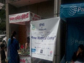free-medical-camp-in-lord-buddha-apartment-paschim-vihar-delhi-by-iphi-students