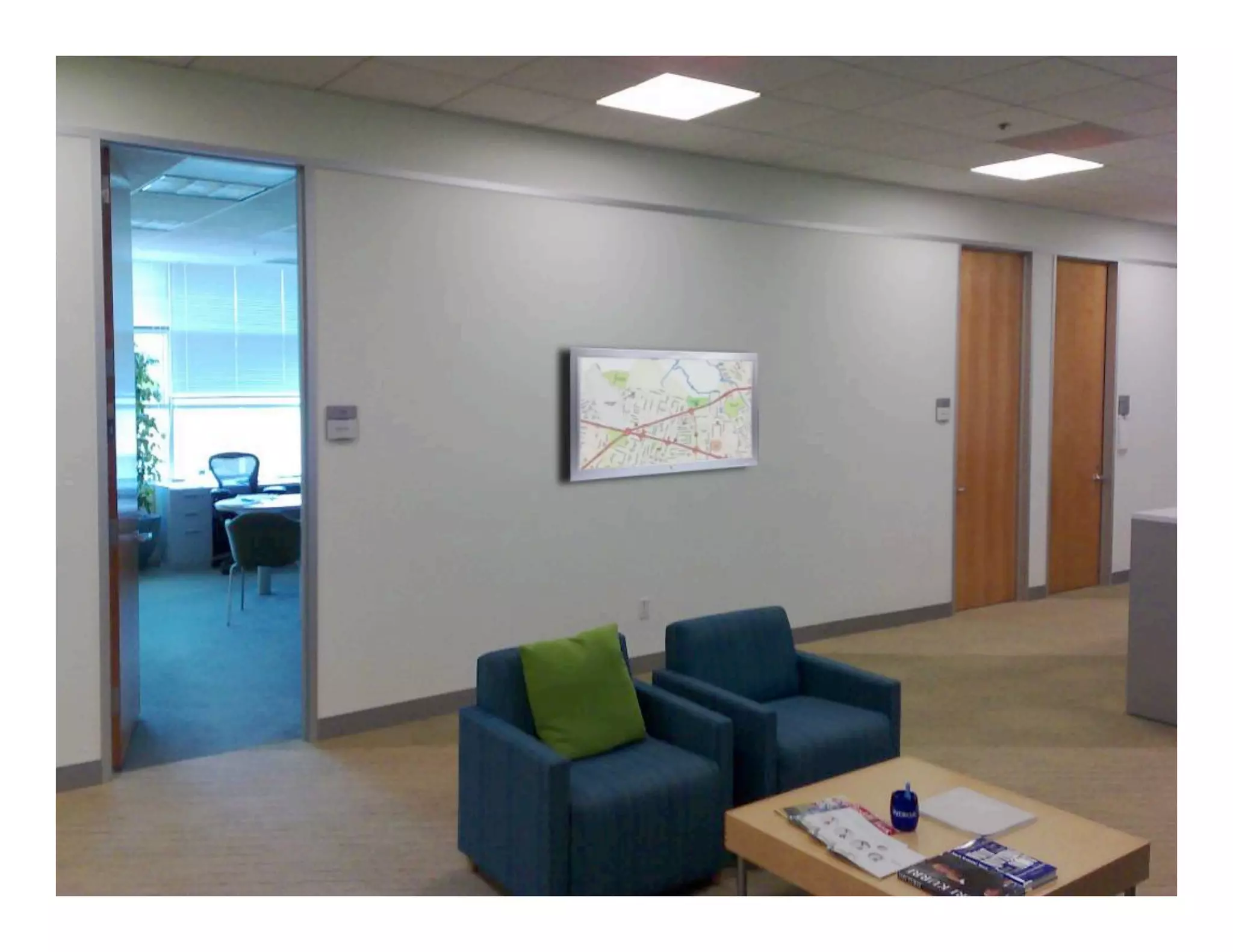 Friendsters At Work: Displaying Social Media Streams in the Workplace