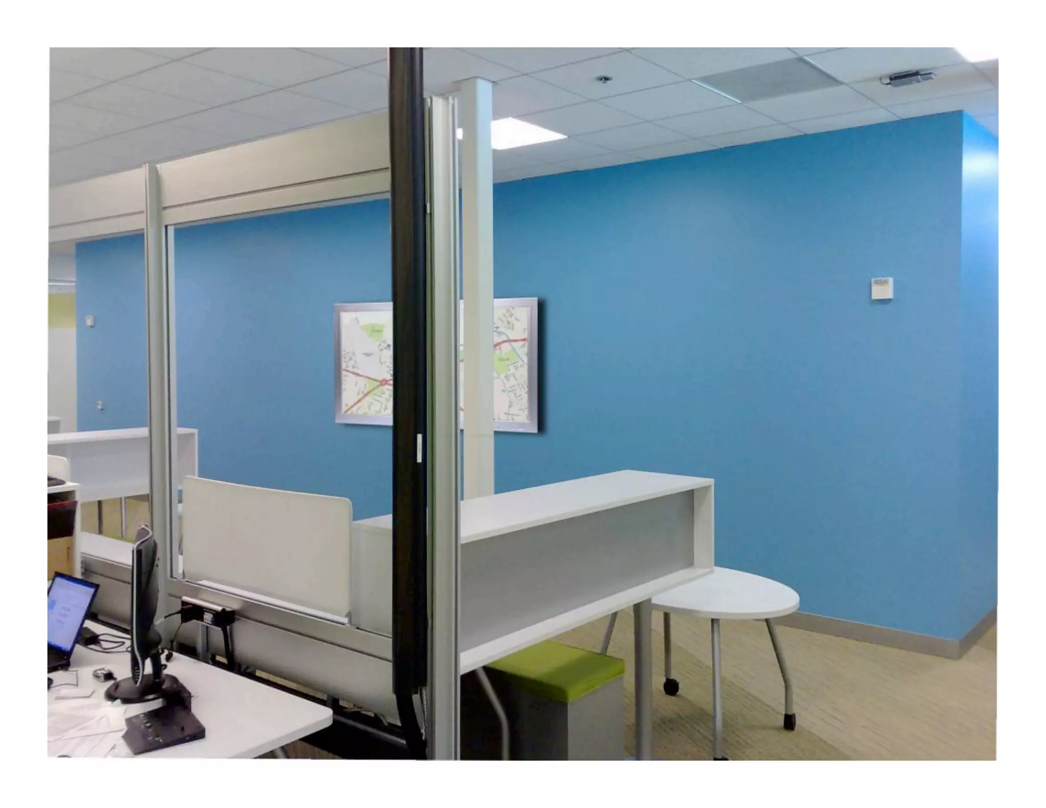 Friendsters At Work: Displaying Social Media Streams in the Workplace