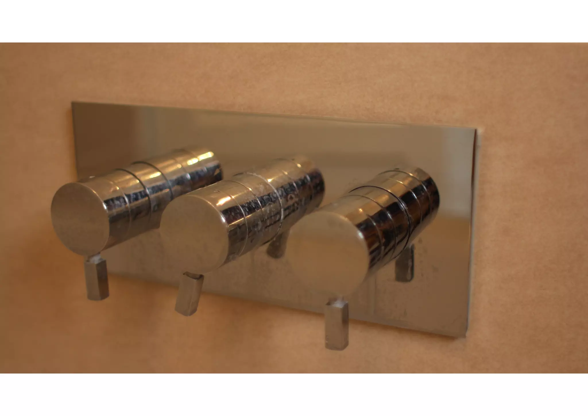Knobs
Buttons
Switches
Levers and handles
 