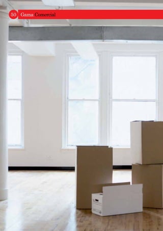 1 Transmisor de señal
Transmite las señales del control al
acondicionador.
2 Pulsador “START/STOP”
(Arranque/Paro)
3 AIR FLOW DIRECTION
Dirección del flujo de aire.
4 MASTER CONTROL
Control de funciones como:
AUTO: Automático
COOL: Refrigeración
DRY: Secado
FAN: Ventilación
HEAT: Calefacción
5 Función COIL DRY
Activa la función de secado y
limpieza interna del equipo.
6 Ajustes termostato y horario
Temperatura de la sala (subiendo
y bajando) y en selección horario
según TIMER.
7 FAN CONTROL
Selector de la velocidad del
ventilador.
8 Función “SUPER QUIET”
Ventilador supersilencioso.
9 Función “SLEEP”
Programación desconexión
automática nocturna según la época
del año.
10 Función “HI POWER”
La unidad interior funcionará a
máxima potencia hasta llegar a una
cierta temperatura.
11 Función “ECONOMY”
El ajuste del termostato cambia
automáticamemte de acuerdo
con la temperatura exterior
para evitar refrigerar o calentar
innecesariamente.
12 Función “Auto limpieza de filtros”
Activa la limpieza automática de los
filtros.
13 TIMER
Ajuste para programar la marcha o
el paro automático.
14 TEST RUN
Funcionamiento en modo test.
:DOO HLOLQJ ,QYHUWHU $:  8L $ ² $:  8L $
1 Transmisor de señal
Transmite las señales del control
al acondicionador.
2 Botón calefacción a 10ºC
(10ºC HEAT)
La temperatura se mantiene a
10ºC.
3 BOTÓN MODE
Selector del modo de
funcionamiento:
AUTO: Automático
COOL: Refrigeración
DRY: Deshumectación
FAN: Ventilación
HEAT: Calefacción
4 FUNCIÓN “ECONOMY”
Permite ajustar al 70%
el funcionamiento del
acondicionador sin reducir
significamente la temperatura de
consigna y con el consecuente
ahorro de consumo.
5 Función “LOW NOISE”
Permite reducir el nivel sonoro de
la unidad exterior al disminuir la
velocidad del ventilador y el
número de rotaciones del
compresor.
6 ON TIMER
Encendido del temporizador
7 OFF TIMER
Apagado temporizador.
8 CLOCK
Ajuste horario.
9 Función “POWERFUL”
Funcionamiento a alta
potencia para enfriar o calentar
rápidamente la habitación.
10 Ajustes termostato
11 Pulsador “START/STOP”
(Arranque / Paro)
12 FAN CONTROL
Selector de la velocidad del
ventilador (Automática, alta,
media, baja, silenciosa)
13 SWING
Abanico de aire continuo.
14 Selector de la dirección del
aire
15 Función “SLEEP”
Programa de desconexión
automática nocturna según la
época del año.
16 CANCEL
17 RESET
18 SELECT
Ajustes del temporizador.
6SOLW SDUHG ,QYHUWHU 6OLGH $6  8L /7/8
6SOLW SDUHG ,QYHUWHU $6 8L /(  $6 8L /0
 