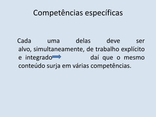 Leitura:processo interactivo que se estabelece entre o leitor e o texto, em que o primeiro apreende e reconstrói o significado ou os significados do segundo (exige capacidade de decifração de sequências grafemáticas, acesso a informação semântica, construção do conhecimento, etc.; incide sobre textos em diversos suportes e linguagens, para além da escrita verbal).
