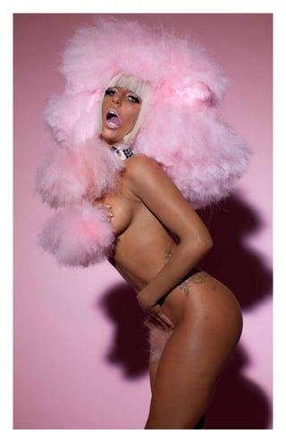 La despampanate Lady Gaga mostrando todo!