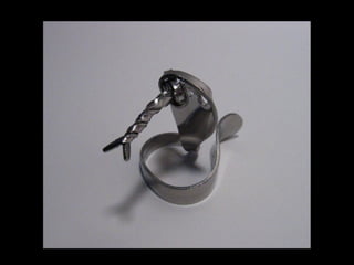 Pequenas esculturas com garfos