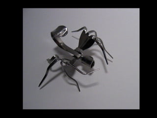 Pequenas esculturas com garfos