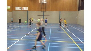 Gastlessen basketbal en tennis