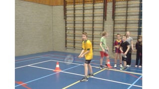 Gastlessen basketbal en tennis