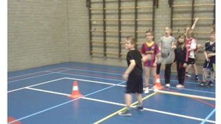 Gastlessen basketbal en tennis