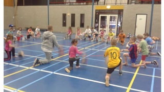 Gastlessen basketbal en tennis