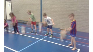 Gastlessen basketbal en tennis
