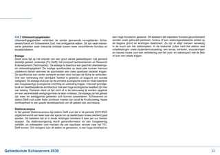 4.4.3 Uitwisselingsgebieden
     Uitwisselingsgebieden verbinden de eerder genoemde kerngebieden Schie-               worden zoals gebouwd parkeren, horeca of een stationsgerelateerde winkel op
     oevers Noord en Schieoevers Zuid met omliggende wijken. Dit zijn vaak interes-       de begane grond en woningen daarboven. Zo zijn er altijd mensen aanwezig
     sante gebieden waar interactie ontstaat tussen twee verschillende functies en        in de buurt van het stationsplein. In de toekomst zullen rond het station veel
     karakteristieken.                                                                    ontwikkelingen zoals studentenhuisvesting, een terras, kantoren, voorzieningen

     Etalage                                                                              of auto een plaats krijgen.
     Deze zone ligt op het snijvlak van een groot aantal gebiedstypen: het gemend
     stedelijk gebied, onderwijs (TU Delft), het compact bedrijventerrein en Research
     & development (Technopolis). De etalage is daardoor een geschikt uitwisselings-
     en ontmoetingsgebied. De huidige sportfuncties op deze plek kunnen hiervoor
     uitstekend dienen wanneer de sportvelden een meer openbaar karakter krijgen.
     De sportfunctie kan verder versterkt worden door het aan de Schie te verbinden.
     Ook een verbinding met sportpark Tanthof is gewenst uit oogpunt van sociale
     veiligheid. De etalage sluit aan op de primaire ecologische zone en moet daardoor
     een hoogwaardige ecologische inrichting en uitstraling krijgen. Intensief grondge-
     bruik en beeldbepalende architectuur met een hoge ecologische kwaliteit zijn hier
     van belang. Parkeren dient uit het zicht of in de bebouwing te worden opgelost
     om een aantrekkelijk vestigingsmilieu te laten ontstaan. De etalage zal het gebied
     zijn waar de aanliggende gebieden zich kunnen presenteren. Schieoevers en
     station Delft zuid zullen beter zichtbaar moeten zijn vanaf de Kruithuisweg. Naast
     zichtbaarheid is een goede bereikbaarheid van dit gebied ook van belang.

     Stationscampus
     In het gebied Stationscampus ligt station Delft zuid dat in de periode 2015-2020
     uitgebreid wordt van twee naar vier sporen en op stedenbaan niveau bediend gaat
     worden. Dit betekent dat er in beide richtingen minstens 6 keer per uur treinen
     stoppen. De stationsomgeving wordt getransformeerd tot een hoogwaardig
     verblijfs- en entreeplein voor mensen die per openbaar vervoer naar het TIC-
     Delft komen. Om reizigers voor dit station te genereren, is een hoge dichtheid en




Gebiedsvisie Schieoevers 2030                                                                                                                                              22
 