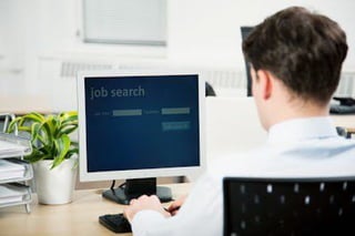 Job Hunt: Do’s And Don’Ts For Job Searching While You’re Still Employed