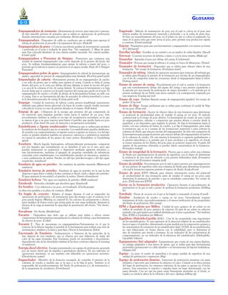 G-12
Empaquetadores de tormenta - Herramienta de servicio para inyección a presión,

de tipo mandril, provista de actuador, que se utiliza en operaciones de perforación
durante interrupciones causadas por tormentas. (Storm packers)
Empaquetadura - Dispositivo de cable no conductor que se utiliza para taponar el
tubing de producción al proceder a la reparación del pozo. (Packoff)
Empaquetadura de grava - 1- Colocar una tubería auxiliar de revestimiento ranurada
o perforada en el pozo y rodearla de grava fina. *Ver engravado. 2. Masa de grava
muy fina colocada alrededor de una cañería auxiliar ranurada. Ver cañería auxiliar.
(Gravel pack)
Empaquetadura o Preventor de Stripper - Preventores que contienen una
unidad de material empaquetador cuyo cierre depende de la presión del fondo del
pozo. Se utilizan fundamentalmente para extraer la tubería a través del pozo, o
permitir que la tubería se mueva con presión en el espacio anular. (Pack off or Stripper
Preventer)
Empaquetadura pobre de grava - Empaquetadura de cabezal de prensaestopa; sin
packer, capacidad de presión de empaquetadura muy limitada. (Poor-boy gravel pack)
Emparchador de cañería - Herramienta provista de un empaquetador de caucho
o un sello de plomo que se utiliza para reparar el casing. Cuando se daña el casing
dentro del pozo, se lo corta por debajo del área dañada, se retira la sección del pozo
y se saca de la columna el tiro de casing dañado. Se enrosca la herramienta y se baja
al pozo hasta que se conecta con la parte superior del casing que quedó en el pozo. El
empaquetador de caucho o el sello de plomo de la herramienta forman un sello con
el casing. Esta es un herramienta del tipo de pescador de tubería (overshot) y a veces
se la denomina pescador de casing. (Casing patch tool)
Empujar - Unidad de inserción de tubería contra presión (snubbing); instrumento
utilizado para aplicar fuerza adicional a la barra de sondeo cuando resulta necesario
colocarla en el pozo en caso de presión elevada en el mismo. (Pull down)
Empuje de gas - Utilización de la energía que proviene del gas comprimido de
un reservorio para impulsar petróleo crudo hacia el interior de un pozo. Este
procedimiento también se utiliza en un tipo de recuperación secundaria, en la que
se inyecta el gas a un pozo inyector para barrer el petróleo que queda, hacia un pozo
productor.. (Gas drive) Ver pozo de inyección y recuperación secundaria
Emulsificante o Agente emulsionador - Substancia que se utiliza para producir
la emulsión de dos líquidos que no se mezclan. Los emulsificantes pueden clasificarse,
de acuerdo a su comportamiento, en agentes ionicos y agentes no ionicos. Los del tipo
ionico se pueden clasificar también en anionicos, cationicos, y amfotéricos, teniendo
en cuenta la naturaleza de los grupos de iones activos. (Emulsifiers or Emulsifying
agent)
Emulsión - Mezcla líquida, heterogénea, substancialmente permanente, compuesta
por dos líquidos que normalmente no se disuelven el uno en el otro, pero que
pueden mantenerse en suspensión o dispersión mediante agitación mecánica o,
mas frecuentemente, mediante el agregado de pequeñas cantidades de substancias
conocidas como emulsificantes. Los emulsificantes pueden ser mecánicos, químicos,
o una combinación de ambos. Pueden ser del tipo petróleo-en-agua o del tipo aguaen-petróleo. (emulsion)
Emulsión de agua en petróleo - Ver emulsión de petróleo invertida. (Water-in-oil
emulsion)
Emulsión inversa de petróleo - Emulsión de agua en petróleo en la que la fase
dispersa es agua dulce o salada y la fase continua es diesel, crudo o algún otro petróleo.
El agua aumenta la viscosidad y el petróleo la reduce. (Invert oil-emulsion)
Emulsión lechosa - *Ver agua con emulsión de petróleo. (Milk emulsion)
Emulsoide - Partículas coloidales que absorben agua. (Emulsoid)
En bombeo - Con referencia a un pozo, ser bombeado. (On-the-pump)
en dirección paralela a su plano de contacto. (Shear)
En fragüe de cemento - Relativo al tiempo durante el cual se suspenden las
operaciones de perforación o de terminación para dar tiempo a que el cemento en el
pozo pueda fraguar. (Waiting on cement) En los cañones de punzamiento a chorro,
pieza metálica de forma cónica que forma parte de una carga moldeada. Aumenta la
eficacia de la carga al aumentar la capacidad de penetración del chorro. *Ver chorro.
(Liner)
Encadenar - Ver Anclar. (Buckled-up)
Encastre - Dispositivos tipo dedo que se utilizan para trabar o ubicar ciertos
componentes de herramientas manipulando la columna de tubing o una herramienta
de interior de pozo. (Collet)
Encastre J - Tipo de mecanismo en empaquetadores/herramientas en el que la
rotación de la tubería impulsa el mandril de la herramienta para realizar una serie de
movimientos, similares a la letra J, para fijar y liberar la herramienta. (J-slot)
Encremado de Emulsión - Sedimentación o flotación de las partículas de la
fase dispersa de una emulsión, que se observa por una diferencia de matiz del
color de las capas formadas. Este fenómeno puede ser ascendente o descendente,
dependiendo ésto de las densidades relativas de las fases continua y dipersa. (Creaming
of emulsion)
Energía diesel eléctrica - Energía suministrada a un equipo de perforación, generada
por un motor diesel que da impulso a generadores eléctricos. De uso extensivo en
operaciones marítimas, su uso también está difundido en operaciones terrestres.
(Diesel-electric power)
Enganchador - Miembro de la dotación encargado de controlar el extremo de la
columna de sondeo a medida que se la saca o se la baja al pozo. También es el
responsable del acondicionamiento del fluido de perforación y/o de terminación y
de la maquinaria de circulación. (Derrickman)

G LOSARIO
Engravado - Método de terminación de pozo por el cual se coloca en el pozo una

tubería auxiliar de revestimiento ranurada y perforada, y se la rodea de grava fina.
Se hace un ensanchamiento del pozo en el punto en que se coloca el engravado. La
masa de la grava evita que entre arena al pozo, pero permite una producción rápida
y continua. (Gravel packing)
Enjotar - Preparativos para usar una herramienta o empaquetador con ranura en forma
de J. (Jaying-up)
Enrollar/arrollar - Enrollar en un carretel o en un tambor de cable/alambre. (Spool)
Enroscar - Conectar secciones de tubería, a mano o con la mesa rotativa. (Make-up)
Ensanchar - Agrandar el pozo por debajo del casing. (Underream)
Ensayador - Persona que ensaya la tubería y el casing en busca de filtraciones. (Tester)
Ensayador de formación - Dispositivo que se utiliza para obtener datos de una
formación. *Ver ensayo de formación. (Formation tester)
Ensayador de tubing - Válvula de operación mecánica (por rotación del tubing) que
se utiliza para bloquear la presión de la formación por encima de un empaquetador
con el fin de comprobar todas las conexiones desde el empaquetador hasta el árbol.
(Tubing tester)
Ensayo de asiento de casing - Procedimiento por el cual se somete a la formación
que está inmediatamente debajo del zapato del casing a una presión equivalente a
la ejercida por una mezcla de perforación de mayor densidad, o a la ejercida por la
presión resultante de un fluido más denso sumado a la contrapresión originada por
una surgencia. (Casing seat test)
Ensayo de copa - También llamado ensayo de empaquetador (packer). Ver ensayo de
packer. (Cup test)
Ensayo de flujo - Ensayo preliminar que se utiliza para confirmar el caudal de flujo
de un pozo. (Flow test)
Ensayo de formación - Acción de obtener datos de una formación para determinar
su potencial de produtividad antes de instalar el casing en un pozo. El método
convencional es el ensayo de pozo abierto. La herramienta de ensayo de pozo consta
de empaquetadores, válvulas o compuertas que pueden abrirse y cerrarse desde la
superficie, y un dispositivo para registrar la presión. Se baja la herramienta hasta el
fondo, con una columna de barras de sondeo, y se fija el empaquetador, para aislar
la formación que se va a ensayar de las formaciones superiores y para sostener la
columna de fluido que está por encima del empaquetador. Se abre una compuerta de
la herramienta para purgar la presión que está por debajo del empaquetador al interior
de la columna de sondeo. De esta manera la formación es expuesta gradualmente a
la presión atmosférica y se permite que el pozo produzca a la superficie, en donde
se toman muestras de los fluidos del pozo para su posterior inspección. A partir del
registro de las presiones obtenidas se pueden inferir características de la formación.
(Formation testing)
Ensayo de integridad de la formación - Presión que se ejerce sobre una columna
de fluido por superimposición de presión de superficie, con el objeto de determinar
la resistencia de una zona de subsuelo a una presión hidrostática dada. (Formation
competency test [Formation integrity test])
Ensayo de pérdida - Procedimiento por el cual se ejerce presión por superimposición
de una presión de superficie sobre una columna de fluido para determinar la presión
a la cual la formación expuesta permite el ingreso de fluido. (Leak-off test)
Ensayo de pozo (DST)- Método para obtener información acerca del potencial
de productividad de una formación antes de instalar el casing en un pozo, para
determinar la existencia de petróleo o gas en cantidades comerciales. Ver ensayo de
pozo. (Drill stem test [DST])
Entrar en la formación productiva - Operación durante el procedimiento de
perforación en la que se está a punto de perforar la formación productiva. (Drilling
In)
Entubado - Dícese de un pozo en el que se ha bajado y cementado el casing. (Cased)
Entubar - Instalación de sondeo o casing en un pozo. Generalmente requiere
tratamiento de lodo, reacondicionamiento o al menos verificación de las propiedades
del fluido de perforación. (Set casing) EPM o Equivalente por Millón - Unidad de peso químico de un soluto en un
millón de unidades de peso químico de solución. El epm de un soluto en solución
equivale a las ppm (partes por millón) divididas por el peso equivalente. *Ver también
Ppm. (EPM or Equivalent per Million)
Equilibrio Hidrófilo-Lipófilo (EHL) - Una de las propiedades más importantes
de los emulsificadores. Es una expresión de la atracción relativa de un emulsificador
hacia el agua o el petróleo, determinada en gran medida por la composición química y
las características de ionización de un emulsificador dado. El EHL de un emulsificador
no esta relacionado en forma directa con la solubilidad, pero sí determina el
tipo de emulsión que tiende a formarse. Es un indicador de las características de
comportamiento, no un indicador de la eficiencia del emulsificador. (HydrophilicLipophilic balance)
Equipamiento (kit) adaptador - Equipamiento que consta de una camisa fijadora,
un vástago adaptador y una tuerca de ajuste, que se utiliza para fijar herramientas
perforables/permanentes en cable/alambre o en herramientas de fijación hidráulicas.
(Adapter kit)
Equipo - La torre, el cuadro de maniobras y el equipo auxiliar de superficie de una
unidad de perforación o reparación. (Rig)
Equipo de perforación Jmarino - Estructura de perforación marítima con patas
tubulares o tipo torre que sostienen la cubierta y el casco. Cuando se la ubica encima
del lugar de perforación, los extremos inferiores de las patas se apoyan en el lecho
marino. Esta estructura se remolca o impulsa hasta un lugar determinado con las
patas elevadas. Una vez que las patas están firmemente asentadas en el fondo, se
regula y se nivela la altura de la cubierta y del casco. (Jackup drilling rig)

 