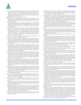 G-30
Técnica de entrada limitada - Método de fracturación por el cual se inyecta fluido de
fracturación al interior de la formación a través de un número limitados de punzados.
(es decir, no se inyecta fluido por todos los punzados al mismo tiempo, sino que
se limita la inyección a unos pocos punzados seleccionados). Esta técnica especial
pude ser muy útil cuando hay que fracturar zonas productoras muy largas, anchas o
múltiples. (Limited entry technique)
TEFP (SBHT) - Temperatura estática de fondo de pozo.
Tell-tale - Término que se aplica al momento en que se registra un aumento de la presión
en superficie como consecuencia de la acción de taponamiento de los geles sobre
un filtro. Esto le indica al operador de la herramienta que el gel llegó a un punto
determinado. (Tell tale)
Tensión interfacial - Fuerza que se requiere para romper la superficie entre dos líquidos
no miscibles. Mientras más baja sea la tensión interfacial entre las dos fases de una
emulsión, mayor será la propensión a la emulsificación. Cuando los valores están
cerca de cero, la formación de emulsión es espontánea. *Ver tensión de superficie.
(Interfacial tension)
Tensión superficial - Generalmente, es la fuerza que actúa dentro de la superficie de
contacto entre un líquido y su propio vapor que tiende a mantener el área de la
superficie en un mínimo y que se expresa en dinas por centímetro. Dado que la
tensión superficial de un líquido es aproximadamente igual a la tensión inerfacial
entre ese líquido y el aire, es una práctica habitual aplicar el término “tensión
superficial” a este último registro, mientras que el término “tensión interfacial” se
aplica a las mediciones en la superficie de contacto entre dos líquidos, o entre un
líquido y un sólido. (Surface tension)
Terminación a pie descalzo - También llamada terminación a pozo abierto. Ver
terminación a pozo abierto. (Barefoot completion)
Terminación a pozo abierto - Método de preparación de un pozo para la producción en el
que no se baja casing de producción o tubería auxiliar de revestimiento (liner) frente
a la formación en producción. Los fluidos del reservorio fluyen sin restricciones hacia
el pozo abierto. La terminación a pozo abierto se utiliza sólo en situaciones especiales.
También denominada terminación “a pie descalzo” (barefoot completion). (Open
hole completion)
Terminación de pozos - Actividades y métodos necesarios para preparar un pozo para
la producción de petróleo y gas. el método por el cual se establece una línea de
salida de hidrocarburos entre el reservorio y la superficie. El método de terminación
que se utilice dependerá de las características individuales de la o las formaciones
productoras. Estas técnicas incluyen la terminación a pozo abierto, la terminación
con exclusión de arena, la terminación sin tubing, la terminación múltiple y la
terminación en miniatura. (Well completion)
Terminación doble - Producción simultánea de dos formaciones individuales al mismo
tiempo. Se separa la producción de cada zona bajando dos columnas de tubing con
empaquetadores por dentro de la columna única de casing de producción, o también
se puede bajar una columna de tubing con packer para producir una zona, mientras
que la otra se produce por el espacio anular. En una terminación doble de bajo
diámetro, se bajan y se cementan en el mismo pozo dos columnas de casing de 4 1⁄2
pulgadas o menos. (Dual completion)
Terminación múltiple - Esquema de producción de un pozo en el que un sólo pozo
penetra dos o más formaciones petroleras, una encima de la otra. Se suspenden las
columnas de tubing lado a lado en el interior de la columna de casing de producción.
Cada una de las columnas de tubing es de diferente longitud, y en cada una se colocan
empaquetadores para impedir que se mezclen los diferentes fluidos del reservorio.
Luego se produce cada reservorio a través de su propia columna de tubing. (Multiple
completion)
Terminación sin tubing - Método de producción de un pozo por el cual solamente se
coloca un casing de diámetro pequeño atravesando la zona productora, sin tubing
o columna interna de producción para traer fluidos de la formación a la superficie.
Este tipo de terminación tiene una aplicación limitada en reservorios de columnas
pequeñas de gas seco. (Tubingless completion)
Terminar un pozo - Terminar las operaciones en un pozo y ponerlo en status productivo..
(Complete a well) Ver Terminación
Terraja - 1. Herramienta para hacer roscas internas constituida por un macho de acero
templado con acanaladuras longitudinales que le proporcionan bordes cortantes. 2.
Tap: orificio o abertura en una línea o en un recipiente en el que se puede insertar y
ajustar un medidor o una válvula. (Tap)
Terraja - Herramienta que se utiliza para tallar, dar forma o acabado a otras herramientas
o piezas de metal. Por ejemplo, una terraja roscadora sirve para hacer roscas en
tubería. (Die)
Testigo Corona - Muestra cilíndrica extraída de una formación para su análisis geológico.
Generalmente, se utiliza un tubo sacatestigo en lugar del trépano y se obtiene una
muestra a medida que el tubo penetra en la formación. Ver tambien extracción de
testigos de paredes laterales. (Core)
Testigos de pared de pozo - Técnica de extracción de testigos por la cual se obtienen
muestras de una zona que ya ha sido perforada. Se detona una bala hueca en las
paredes de la formación a fin de capturar el testigo y luego recuperarlo a través de un
cable de acero flexible. Este tipo de muestras, por lo general tienen un diámetro de
19 mm (3/4”) a 30 mm (1 3/16”) y una longitud de 19 mm (3/4”) a 25 mm (1”) Este
método es especialmente útil en zonas de rocas blandas.
Thru-tubing - Operación. Sarta de herramientas. Capacidad de operación a través del
tubing de producción, lo cual elimina los trabajos de reparación cuando se saca la
columna. (Thru-tubing)

G LOSARIO
Tierra de diatomeas - Tierra de infusorios compuesta por esqueletos siliceos de diatomea.
Esta tierra es muy porosa. A veces se la utiliza para combatir la pérdida de circulación
o como aditivo para el cemento. También se la agrega a fluidos de perforación
especiales, para fines especiales. (Diatomeaceus earth)
Tijera (golpeadora) - 1. Dispositivo mecánico que se utiliza para dar un golpe a
herramientas atascadas en el pozo. 2. Herramienta percusora de operación mecánica
o hidráulica que se utiliza para dar fuertes “martillazos” a objetos en el pozo. Las
tijeras se utilizan para liberar objetos atascados en el pozo o para aflojar tubería o
barras de sondeo que hayan quedado “colgadas”. Los golpes pueden ser ascendentes
o descendentes y la tijera se controla desde la superficie. 3. tijeretear: dar un fuerte
golpe a la columna de sondeo con una tijera golpeadora. (Jar)
Tijera destrabadora - Junta de expansión que permite movimiento vertical de la sección
superior sin que se mueva la parte inferior de la herramienta. Se la utiliza para golpear
con mucha fuerza objetos atascados en el pozo. Si la pesca se puede liberar con un
golpe hacia abajo, la tijera destrabadora resulta muy efectiva. (Bumper jar)
Tijera hidráulica - También llamada tijera golpeadora. *Ver tijera golpeadora. (Hydraulic
jar)
Tijera mecánica - Herramienta de percusión que se opera en forma mecánica para dar un
impacto ascendente a una pesca, mediante la liberación repentina de un dispositivo
que se mueve por el interior de la herramienta. Si la pesca se pude liberar la pesca con
un impacto ascendente, la tijera mecánica resulta muy efectiva. También se la llama
tijera hidráulica. (Mechanical jar)
Tirabuzón - Pandeo de una cañería en una tubería o un casing de diámetro grande.
(Buckling)
Tiro - Error en el original: están mezcladas las definiciones de stand y de standpipe
Uniones de tubería conectadas y dispuestas en la torre o en el mástil, que se unen a la
línea de descarga que va desde la bomba de inyección a la manguera de inyección, a
través de las cuales se bombea fluido al pozo. 1 tiro = dos uniones en una unidad de
sacada/reparación; tres uniones en una torre de plataforma. *Ver bomba de inyección
y manguera de inyección. (Stand)
Tiro - Secciones de tubería conectadas que se apilan en la torre o en el mástil durante
una carrera. En un equipo, la longitud habitual de un tiro es de 90 pies [30 m] (tres
secciones de tubería conectadas), o “triple”. *Ver triple. (Stands)
Tiro Cuádruple - Sección de barras de sondeo, casing o tubing que consiste en cuatro
tubos enroscados. Comparar con tiro simple, doble y triple. (Fourble)
Tiro doble - Tiro de tubería, o tubing, que consta de dos uniones atornilladas. Comparar
con tiro triple y con tiro cuadruple. Ver unión. (Double)
Titulación - método o proceso por el cual se utiliza una solución estándar para determinar
la cantidad de otra substancia que existe en una solución. Se le suele agregar una
cantidad determinada de la solución conocida a la solución desconocida hasta que se
logra una reacción. (Titration)
Tixotropía - Propiedad que exhibe un fluido cuyo estado es líquido cuando está en
movimiento y semisólido, gelificado, en reposo. La propiedad de un fluido que hace
que forme una estructura de gel rígida o semidirigida si se lo deja en reposo, pero que
puede volver al estado líquido mediante agitación mecánica. Este cambio es reversible.
La mayoría de los fluidos de perforación deben ser tixotrópicos, para que los recortes
permanezcan en suspensión cuando se detiene la circulación. (Thixotropy)
Toma de fuerza - Caja de engranajes u otro elemento que sirve para transmitir energía
desde un motor al equipo auxiliar. (Power takeoff)
Top drill - Configuración de herramienta perforable que permite la apertura a la presión
de la formación, durante la reperforación, antes de cortar las cuñas de herramientas.
(Top drill)
Torque - Medida del esfuerzo que soporta un eje o vástago en rotación. En un equipo
rotativo esto se aplica especialmente a la rotación de la columna de sondeo y su acción
contra el pozo. Se suele lograr una reducción del torque agregando diferentes aditivos
para fluidos de perforación. (Torque)
Torre - Estructura para soportar cargas, generalmente abulonada. En perforación, la torre
estándar tiene cuatro patas en cada esquina de la estructura inferior que llegan hasta
la corona. La estructura inferior es un conjunto de vigas gruesas que se utilizan para
darle altura a la torre y para proporcionar un espacio libre para instalar los preventores
de reventones, la cabeza del casing, etc. Dado que la torre estándar debe ensamblarse
parte por parte, en general se la ha reemplazado por el mástil, al que no hace falta
desensamblar para su transporte. (Derrick)
Torre telescópica - Mástil portátil que se puede erigir como una unidad, generalmente
utilizando un aparejo que levanta el cable o mediante pistones hidráulicos.
Generalmente la sección superior de la torre plegadiza esta encajada en el interior
de la sección inferior de la estructura, y se la despliega mediante cable alambre o en
forma hidráulica. (Telescoping derrick) Ver equipo de producción, mástil portátil, y
mástil con pluma.
Trampa de bola - Tubo cilíndrico colocado alrededor del cuello de pesca de un tapónpuente recuperable, y cuya función es la de “atrapar” desechos y bolas de fractura (frac
balls). (Ball catcher)
Trampa de gas - Dispositivo tubular perforado conectado al extremo inferior de una
bomba de varillas que ayuda a impedir el bloqueo por gas. El dispositivo funciona
de acuerdo al principio de que el gas, al ser más liviano que el petróleo, asciende. A
medida que los fluidos del pozo entran a la trampa, el gas se libera del fluido y sale
de la trampa a través de unas perforaciones que hay cerca del extremo superior. Los
fluidos que quedan entran a la bomba a través de un tubo conductor (situado en
el interior de la trampa), que tiene una abertura cerca del extremo inferior. De esta
manera, todos o casi todos los gases escapan antes de que los fluidos entre a la bomba.
*Ver obturación por gas, tubo conductor, y bomba de varillas. (Gas anchor)
Transferencia - Acción de apoyar barras/tubing sobre una herramienta de pozo abajo
para transferir toda o parte de la carga del gancho. (Transfer)

 