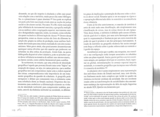 dimensão, no que diz respeito à cidadania e sobre suas possí-
veis relações com o território, muito pouco há como bibliogra-
fia, e o pioneirismo é quase absoluto.ISI Isso pode se explicar
em parte pela forte associação criada entre as noções de justiça
social e a de classes sociais. Nos anos 70 e 80, muito marcados
pela influência do instrumental marxista, a geografia multipli-
cou as análises sobre a segregação espacial, movimentos soci-
ais e desigualdades espaciais, tendo, no entanto, como referên-
cia quase exclusiva a diferenciação de classes.182 Dentro dessa
perspectiva, como as classes sociais são fruto da diferente in-
serção dos grupos na esfera da produção, essas análises facil-
mente derivaram para uma leitura matizada de um certo econo-
micismo. Mais grave ainda, elas praticamente desautorizavam
quaisquer outras divisões que não aquelas que pudessem ser
rebatidas na dita esfera da produção. Ainda hoje, na parca
bibliografia disponível sobre cidadania, pode-se perceber o pe-
so dessa influência na tentativa de utilizar esse mesmo marco,
as classes sociais, como critério fundamental para a análise.
Se aceitarmos, no entanto, que uma reflexão de identidade
geográfica é aquela que procura discutir uma certa "lógica" na
ocupação do espaço, ou seja, em outras palavras, que a análise
geográfica tem um compromisso maior com a ordem espacial
das coisas, compreenderemos toda importância de um trata-
mento geográfico da questão da cidadania. A geografia pode
enriquecer o debate que comumente trata a cidadania como
uma referência direta ao Estado nacional. Dispomos dos ins-
trumentos para estabelecer a diferenciação existente na vivên-
cia da identidade territorial, para compreender também, por-
tanto, através da dinâmica territorial na sociedade, os diferen-
181 Mais uma vez, cabe ressaltar a iniciativa pioneira de Milton Santos ao escrever o
livro O espaço do cidadão, em 1987, que, embora conduza sua análise em outra dire-
ção, é sem dúvida um marco no tratamento desse tema na geografia.
182 Um exemplo, entre outros, é o de Reynaud, Alain. Société, espace etjuscice, PUF,
Paris, 1981, p. li. Segundo Reynaud, no estudo das relações entre espaço, sociedade
c justiça social, "um primeiro conceito se impõe, o de classe socioespaciaJ".
138 ,nlll
tes graus de implicação e penetração do discurso sobre o direi-
to e o dever social. Estamos aptos a ver no espaço os signos e
a apropriação diferenciada deles no exercício e na consciência
dessa cidadania.
Como já foi dito anteriormente, o conceito de território é
antes de mais nada uma classificação, não simplesmente uma
classificação de coisas, mas de coisas dentro de um espaço.
Visto dessa forma, o território é definido pelo acesso diferen-
cial do qual ele é o objeto, por uma certa hierarquia social da
qual é a representação e finalmente por um certo exercício do
poder do qual é produto e um dos principais instrumentos. A
noção de território na geografia moderna fez assim emergir
com força a reflexão sobre o poder referenciado ao controle e
à gestão do espaço.
Acreditamos assim que o poder, sua conquista, seu exercí-
cio e sua configuração estão sempre associados ou rebatidos
sobre um plano espacial. Assim, pactos político-sociais consti-
tuem sempre, em qualquer nível que se considere, local, regio-
nal ou global, reestruturações no arranjo espacial daquela
sociedade, e o conceito geográfico que incorpora essa reflexão
é o conceito de território.183
A cidadania não é assim simplesmente uma representação
dos indivíduos dentro do Estado nacional, mas, sem dúvida,
um fenômeno muito mais complexo que incide no quadro da
dinâmica territorial cotidiana da sociedade. Em um excelente
estudo sobre as transformações da sociabilidade e da concomi-
tante mudança das representações da idéia de nação Argentina
no século XIX, Quiróz nos demonstra que:
183 Nesse sentido, a decantada crise do Estado moderno bem poderia ser vista como
uma crise dos modelos espaciais de representação política, inadequação da divisão ter-
ritorial ou de redefinição do quadro territorial das esferas do poder. De qualquer
modo, é disso que se trata essencialmente quando se discute sobre a nova relação dos
Estados dentro de novos conjuntos espaciais (União Européia, Mercosul etc.) ou de
muitos aspectos da globalização e de suas repercussões sobre as estruturas estatais, ou
ainda quando falamos da progressão dos modelos de representação fundados sobre a
idéia comunitarista (nacionalismos, regionalismos, integrismos religiosos etc.).
.... 130
 