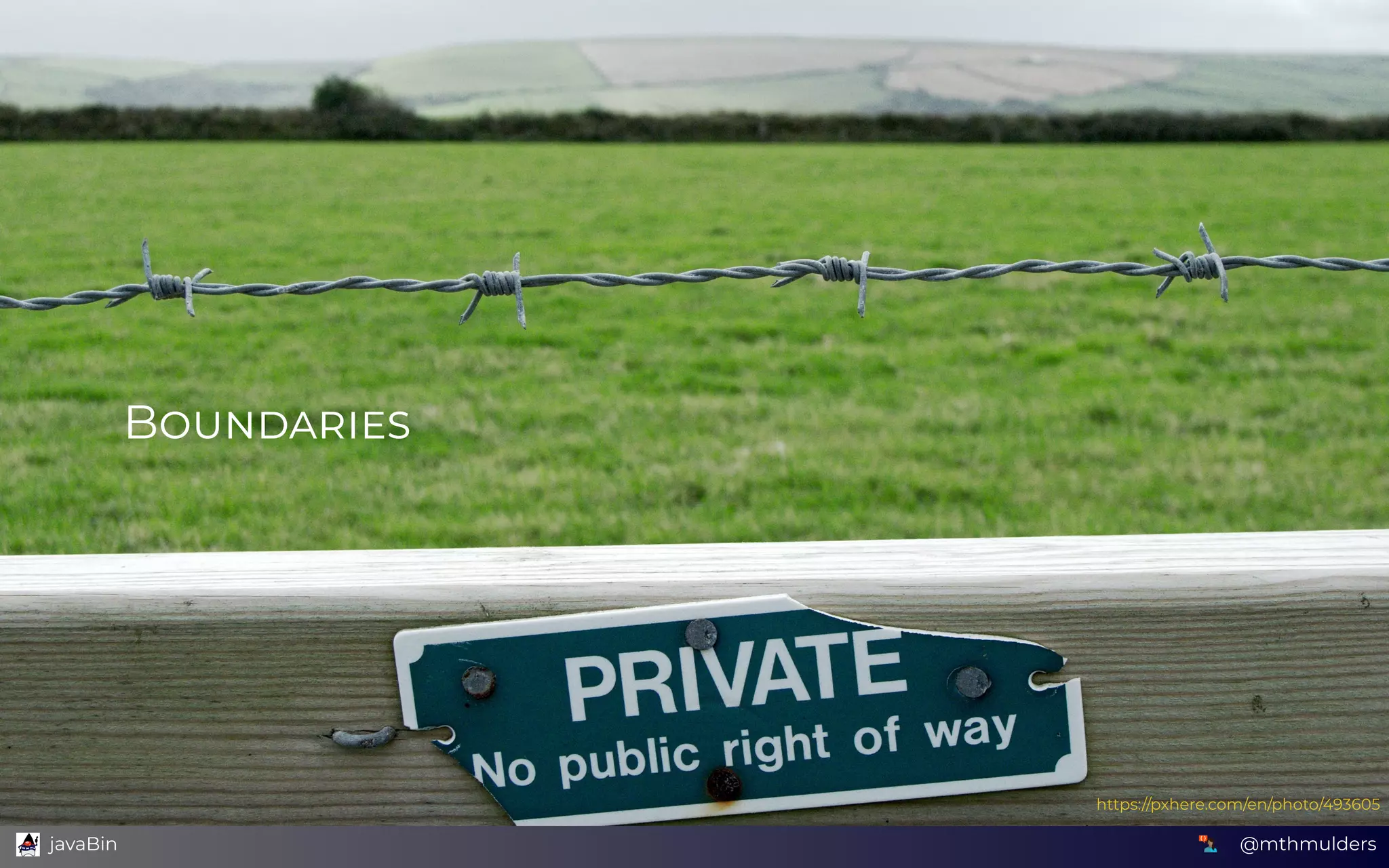 B
https://pxhere.com/en/photo/493605
@mthmulders  javaBin
 